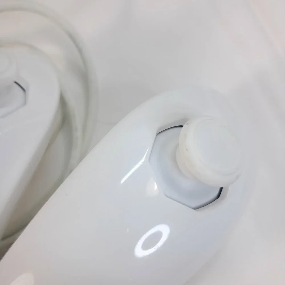 Nintendo Wii Nunchuck set 2 white RVL-004 genuine OEM remote controller‎ lot